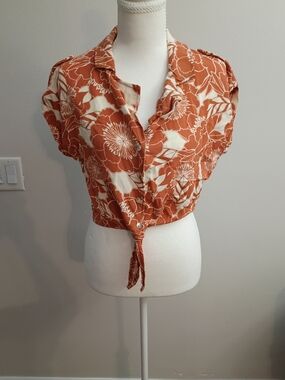 Tie-Front Floral Button-Down Shirt in Rust and Cream